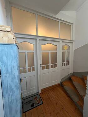 Wohnungseingangstür - 5 Zimmer Etagenwohnung zum Kaufen in Gotha