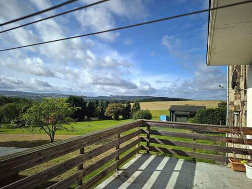 Terrasse mit Blick - 4 Zimmer Reihenendhaus in Morbach / Haag