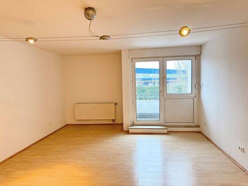 Wohn-Esszimmer 2 - 1 Zimmer Etagenwohnung in Fürth