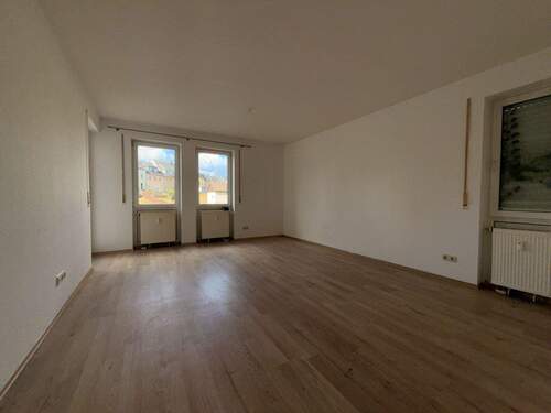 Wohnzimmer - 3 Zimmer Etagenwohnung in Lichtenstein