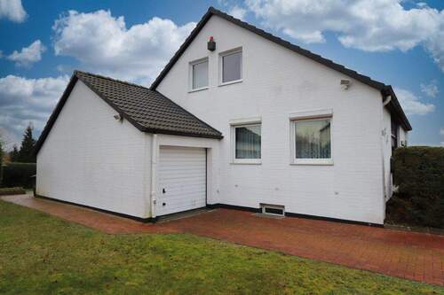 Seitenansicht - 4 Zimmer Einfamilienhaus in Kisdorf