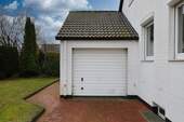 Garage - Einfamilienhaus mit 120,80 m&sup2; in Kisdorf zum Kaufen
