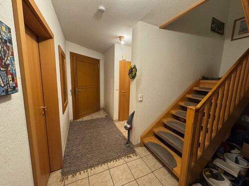 Erdgeschoss: Flur - 4 Zimmer Doppelhaushälfte in Schneverdingen