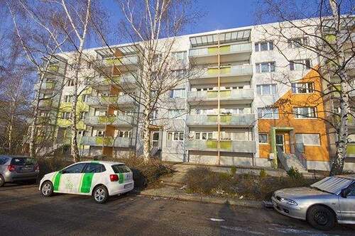 Ansicht Straße - 3 Zimmer Etagenwohnung zur Miete in Halle (Saale)