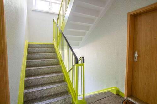 Bsp. Treppenhaus - Etagenwohnung mit 60,70 m² in Halle (Saale) zur Miete