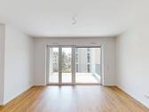 Ansicht III: Wohn- und Esszimmer mit Zugang zum Balkon - 3 Zimmer Etagenwohnung in Friedrichsdorf