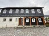Frontalansicht - Sanierungsbedürftiges Einfamilienhaus unter Denkmalschutz