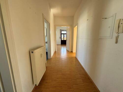 Flur (Beispielfoto) - 