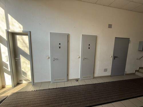 WC´s zu den Gewerbeflächen - 