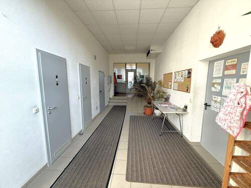 Eingang zu den Gewerbeflächen.JPG - 