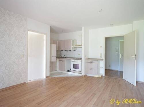 Wohnbereich mit integrierter Küche - 2 Zimmer Etagenwohnung zur Miete in Frankenberg