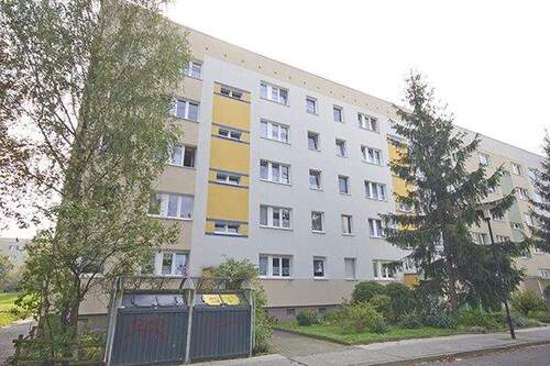 Ansicht vorn - 3 Zimmer Etagenwohnung zur Miete in Halle (Saale)