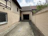 Innenhof/Zufahrt Garage - Mehrfamilienhaus, Wohnhaus mit 75,00 m² in Roßleben-Wiehe zum Kaufen
