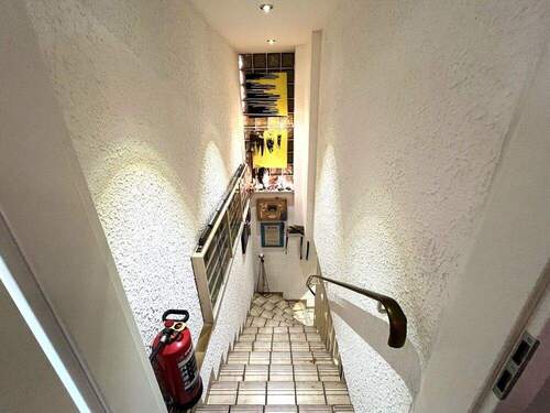 Zugang Büro im UG - 