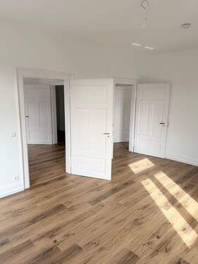 Schlafzimmer 1 Blick Flur / Esszimmer - 