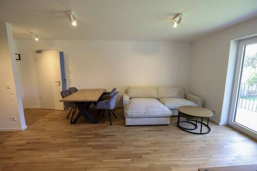 Whg. 7-1.Obergeschoss rechts-Wohnen-Essen-Ansicht 3 - 