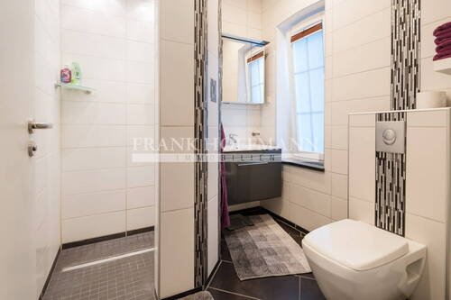 Gäste WC mit Dusche - 