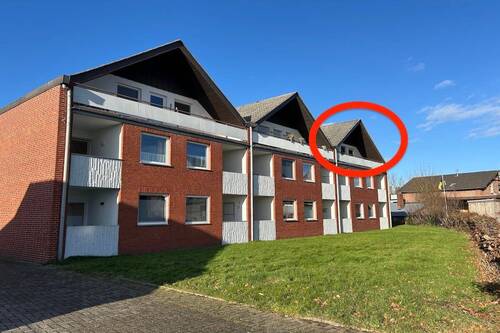 Hausansicht - Top modernisiert: 3-Zimmer-Wohnung mit Hallenbad & Sauna in ruhiger Lage!