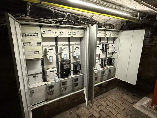 Elektro-Anschluss 1 - 