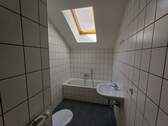 Badezimmer - Etagenwohnung mit 58,00 m&sup2; in Merseburg zur Miete