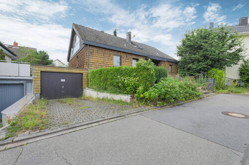 Straßenansicht - 6 Zimmer Einfamilienhaus in Neuhausen