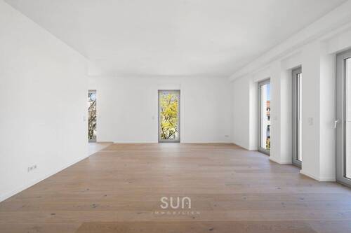 Lichtdurchflutetes Wohn-/Esszimmer (1/2) - 4 Zimmer Etagenwohnung zum Kaufen in Darmstadt