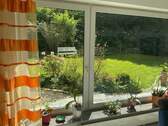 Blick aus dem Wohnzimmer in den Garten - 