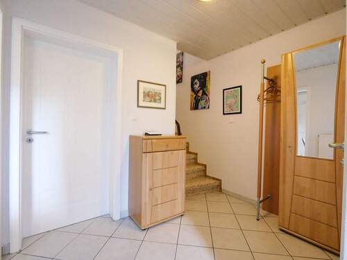 EG - Flur & Treppenaufgang - 