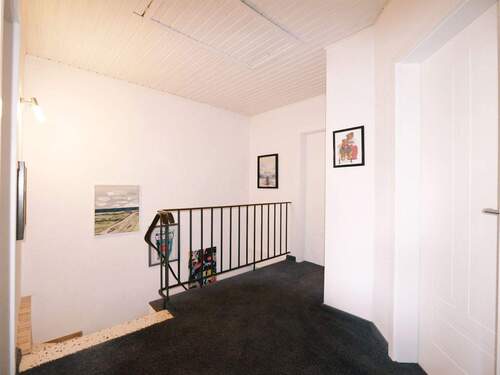 OG - Flur & Treppenaufgang - 