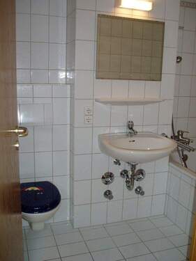 Bad - 2 Zimmer Etagenwohnung zur Miete in Unterschleissheim