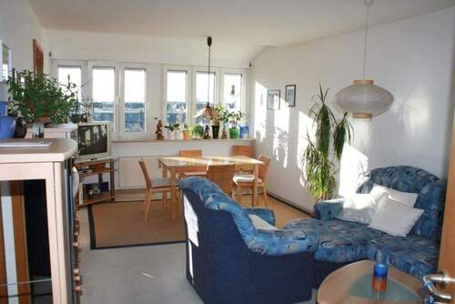 Wohnzimmer - 2 Zimmer Etagenwohnung in Unterschleissheim