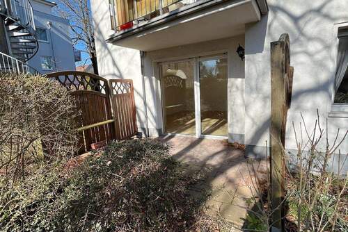 Terrasse - Schöne Familienwohnung mit 3 Zimmern und Gartenterrasse