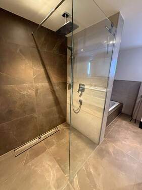Bodentiefe Dusche - 