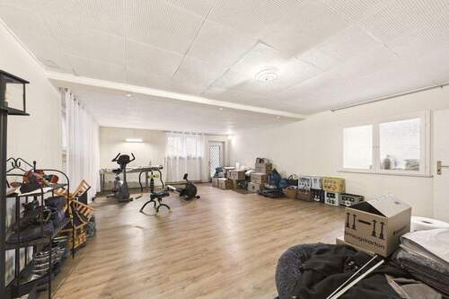 CAM03586G0-PR0076-STILL034 - 