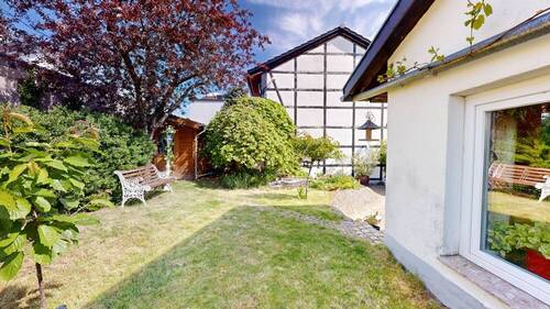 Garten mit Gartenhaus und Teich - 4 Zimmer Einfamilienhaus in Euskirchen / Kuchenheim
