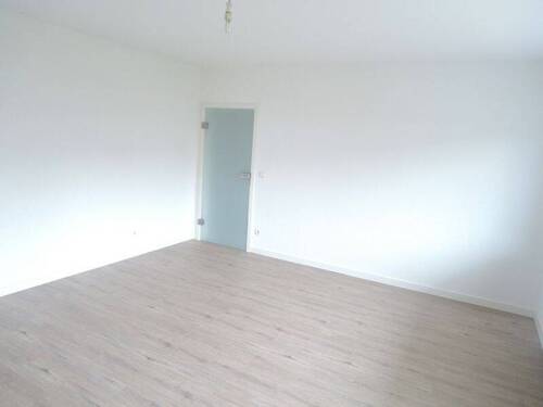 Wohnzimmer mit Glastür - 