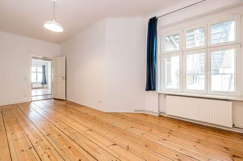 3. Zimmer zum Hof - Etagenwohnung mit 100,00 m&sup2; in Berlin zum Kaufen
