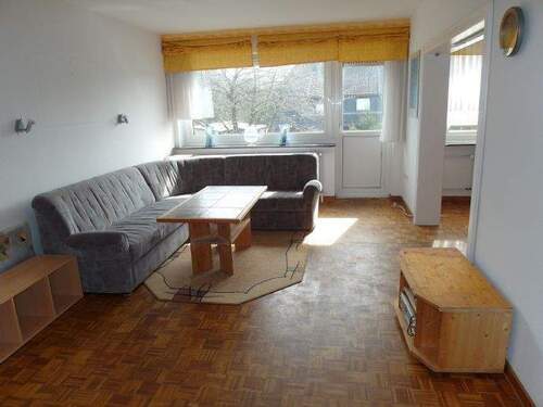 Wohnzimmer und Öffnung zu Zimmer 3 - Bitte unsere Fragen beachten! HH-Tonndorf, 3 Zimmer Wohnung im 1.OG mit Balkon