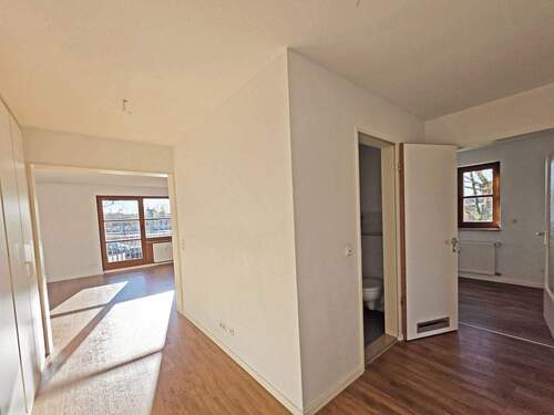 Heller Eingangsbereich - 