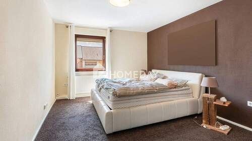 1. OG Schlafzimmer 1 1 - 