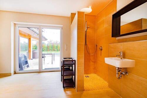 Zugang Terrasse und Whirlpool - 