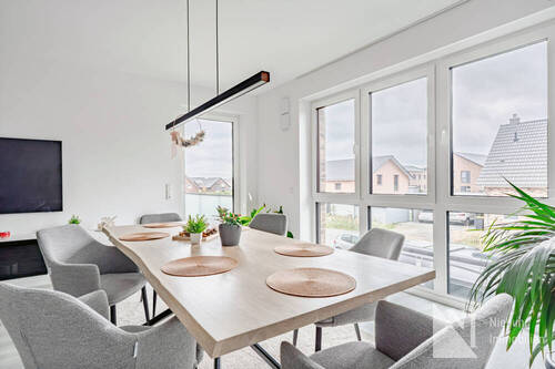 Lichtdurchfluteter Essbereich - 4 Zimmer Etagenwohnung in Neetze