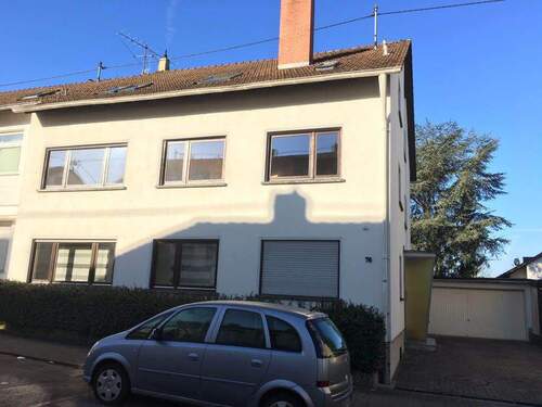 Hausansicht - großzügige 3 ZKB-Mietwohnung in Dudweiler-Süd