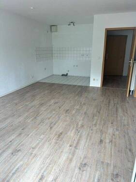 Wohnzimmeransicht II - 2 Zimmer Etagenwohnung zur Miete in Chemnitz