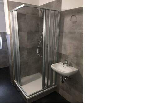 Bad - 2 Zimmer Etagenwohnung in Zwickau