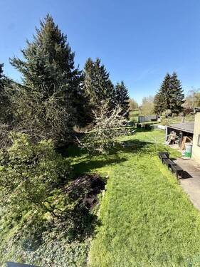 Blick vom Obergeschoss in den Garten - 