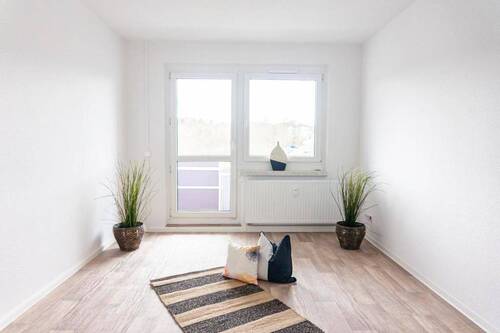 Wohnzimmer Vergleichswohnung - 3 Zimmer Etagenwohnung zur Miete in Chemnitz
