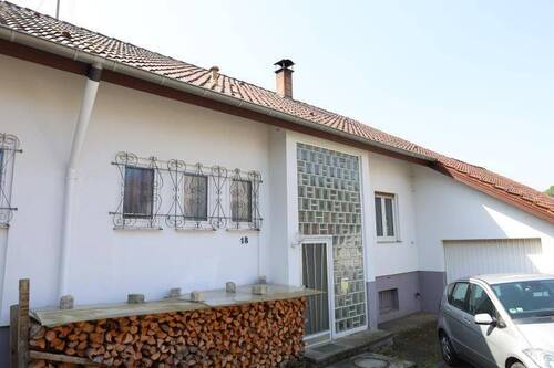 Frontansicht/Eingang - 5 Zimmer Mehrfamilienhaus, Wohnhaus in Balingen