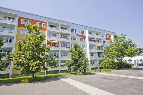 Ansicht hinten - 3 Zimmer Etagenwohnung zur Miete in Halle (Saale)