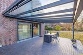 überdachte Terrasse mit Markise - 